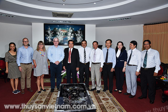 Đại sứ đặc mệnh toàn quyền Australia tại Việt Nam cùng các thành viên trong đoàn đã đến chào xã giao lãnh đạo UBND tỉnh Bạc Liêu 