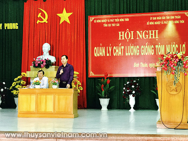 Ông Trần Đình Luân Phó Tổng cục trưởng Tổng cục Thủy sản phát biểu tại hội nghị