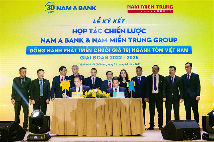 Nam Á Bank và Nam Miền Trung hợp tác
