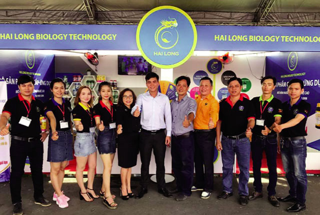 Đội ngũ cán bộ nhân viên Công ty Hải Long tại VietShrimp 2018