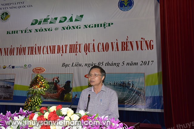 Ông Kim Văn Tiêu, Phó Giám đốc Trung tâm Khuyến nông Quốc gia phát biểu tại diễn đàn