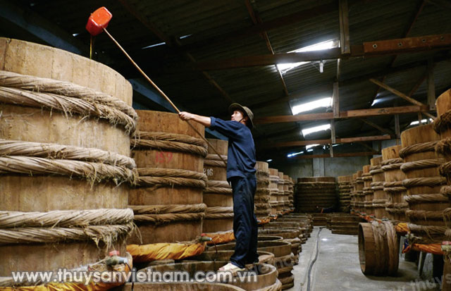 Nước mắm được ủ chượp theo phương pháp truyền thống   Ảnh: Nguyễn Công Thành