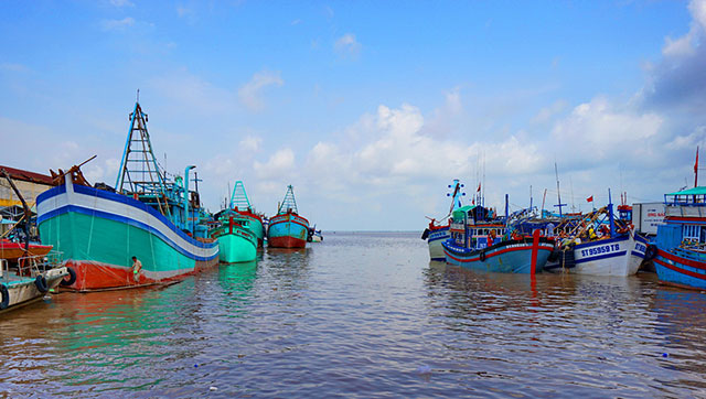 Đội tàu khai thác biển của tỉnh Sóc Trăng ngày một đông đúc, to lớn và hiện đại hơn