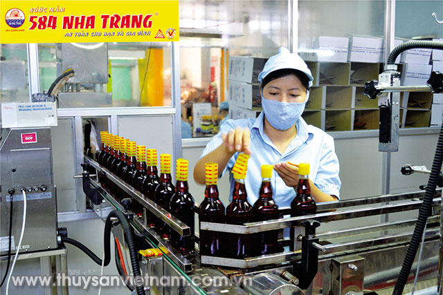 Nước mắm 584 Nha Trang nức tiếng gần xa