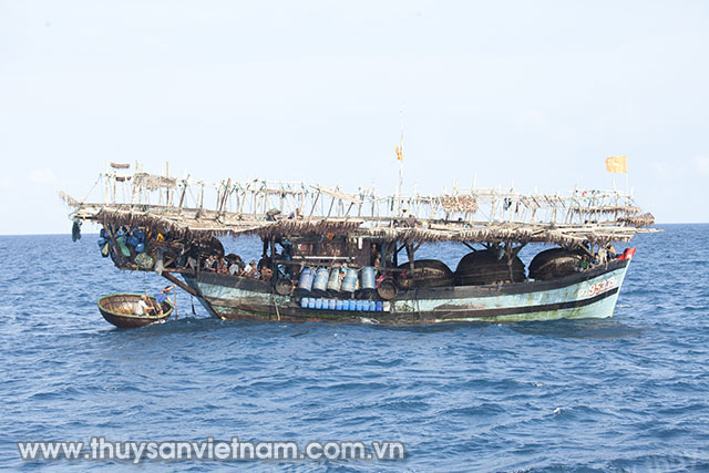 Khai thác biển xa