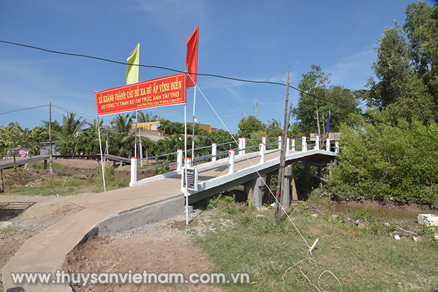 Cầu hoàn thành giúp bà con lưu thông thuận tiện