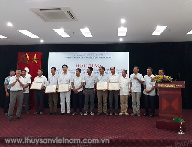 Lễ trao giấy chứng nhận những vùng nuôi tôm đạt tiêu chuẩn VietGAP